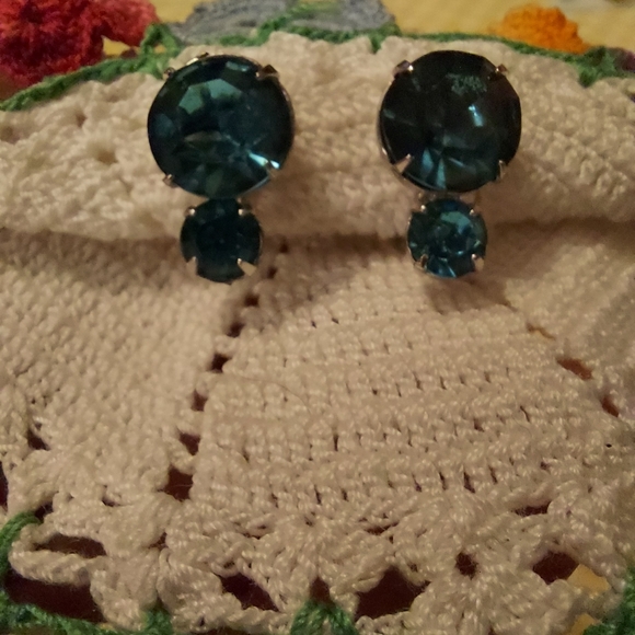 Coro Blue Vintage Earrings - Picture 3 of 3